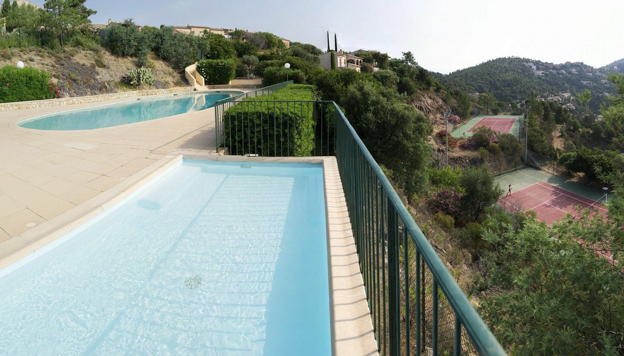 Residence Pierre & Vacances Les Terrasses Des Issambres لي إيسامبر المظهر الخارجي الصورة