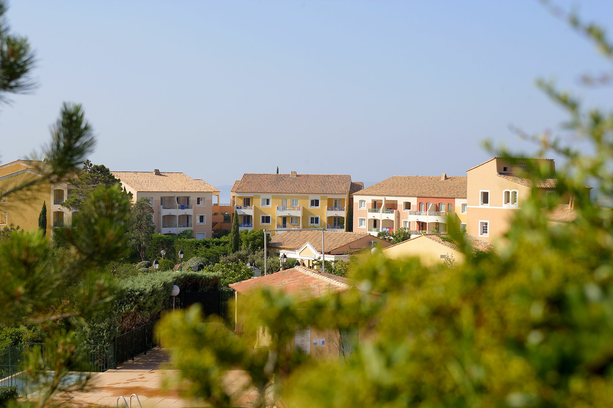 Residence Pierre & Vacances Les Terrasses Des Issambres لي إيسامبر المظهر الخارجي الصورة