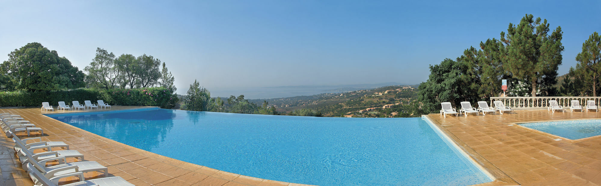 Residence Pierre & Vacances Les Terrasses Des Issambres لي إيسامبر المظهر الخارجي الصورة