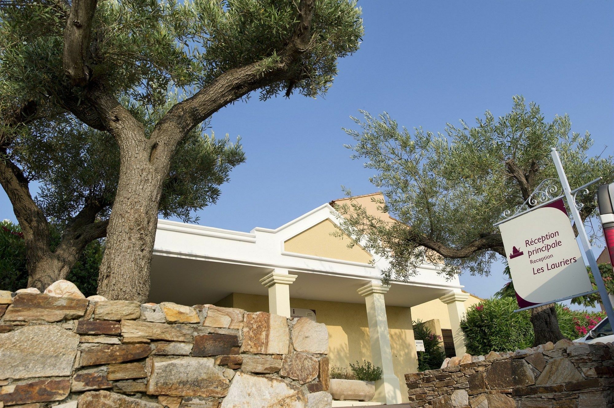 Residence Pierre & Vacances Les Terrasses Des Issambres لي إيسامبر المظهر الخارجي الصورة