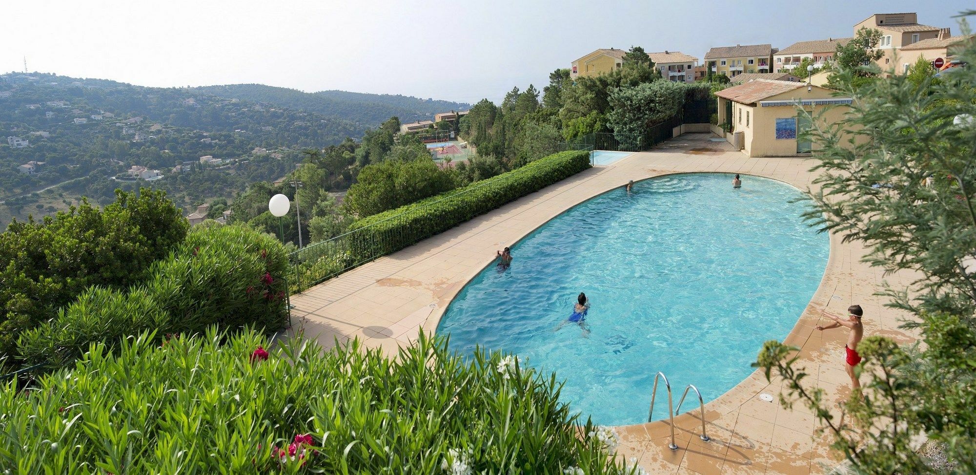 Residence Pierre & Vacances Les Terrasses Des Issambres لي إيسامبر المظهر الخارجي الصورة