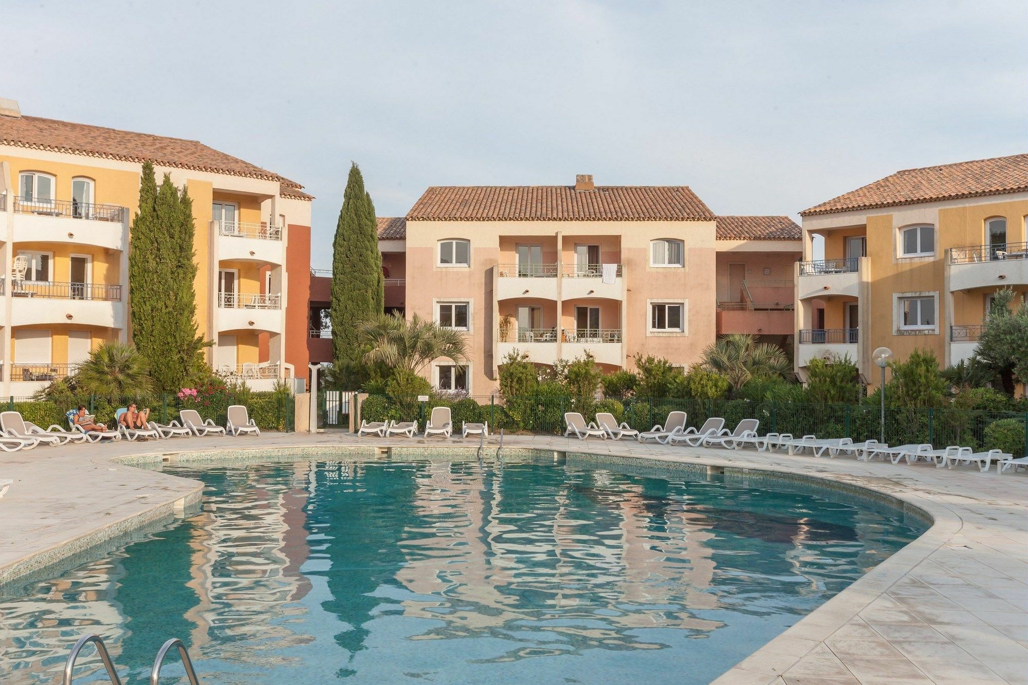 Residence Pierre & Vacances Les Terrasses Des Issambres لي إيسامبر المظهر الخارجي الصورة